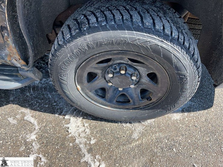 2017-chevrolet-tahoe-image-23