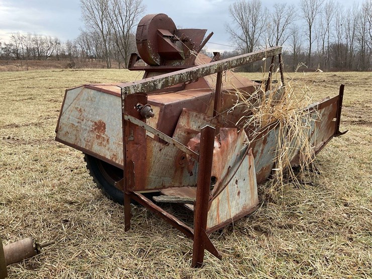 gleaner-fordson-mounted-combine-image-27