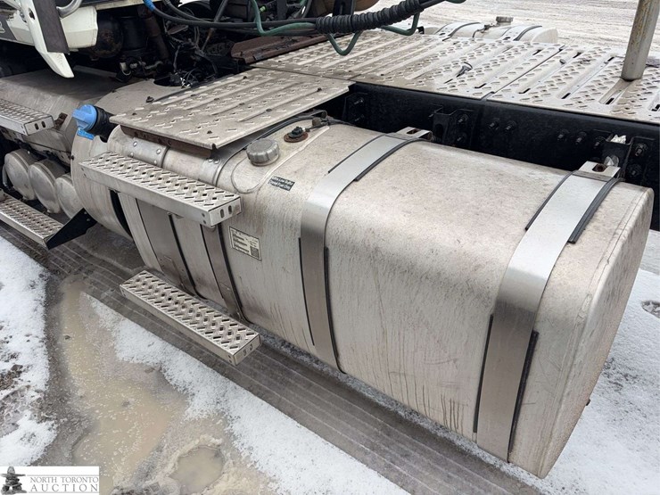 non-operable-2014-mack-pinnacle-t/a-day-cab-tractor-image-9