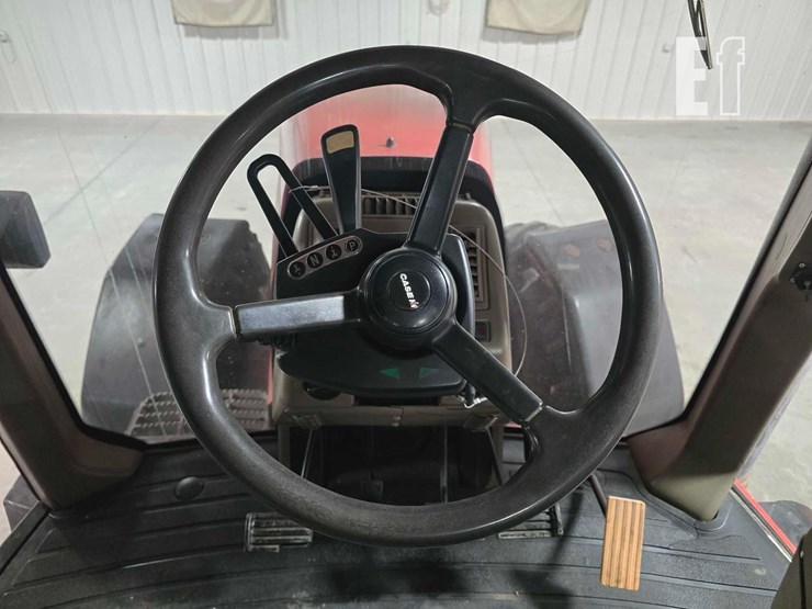 case-ih-magnum-245-image-12