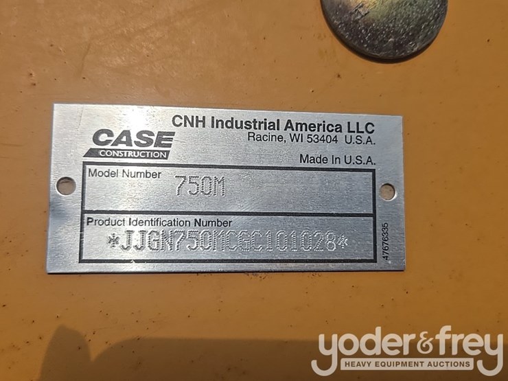 2016-case-750m-image-98
