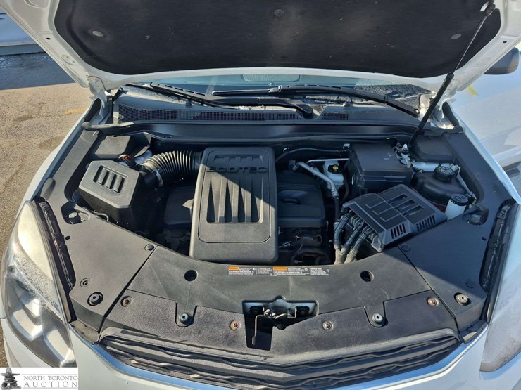 2016-chevrolet-equinox-ls-image-10