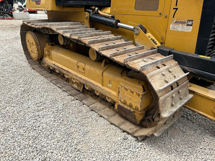 2021-caterpillar-d4-image-11