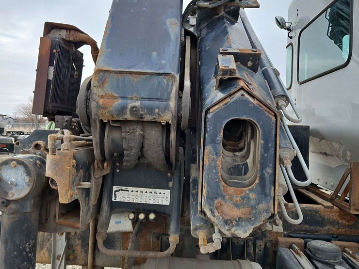 2013-kenworth-t800-image-22