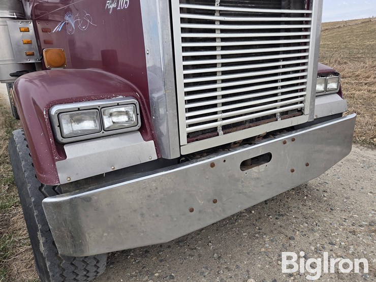 2000-freightliner-fld120-image-13