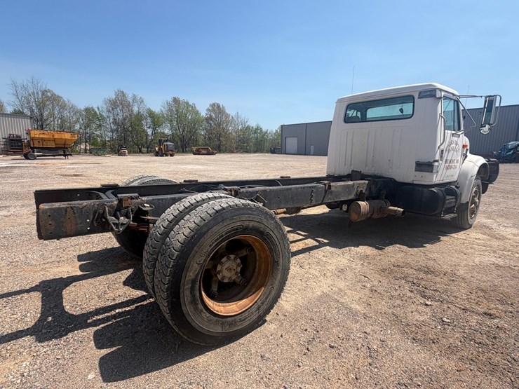 1990-international-4900-image-3