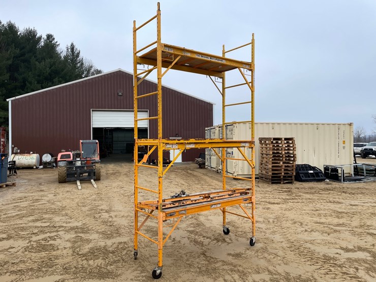 #3948-•-(2)-rolling-bil-jax-scaffolding-image-2