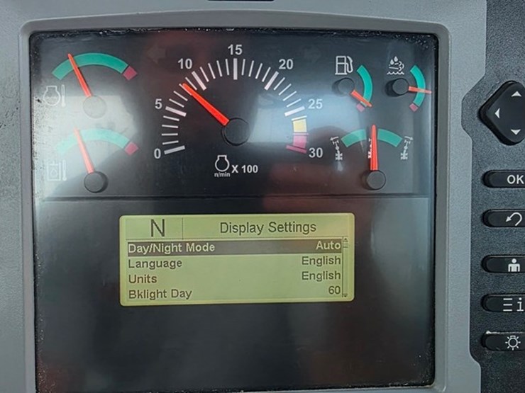 2020-caterpillar-140-image-85