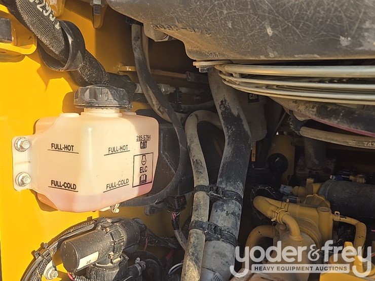 2021-caterpillar-289d3-image-45