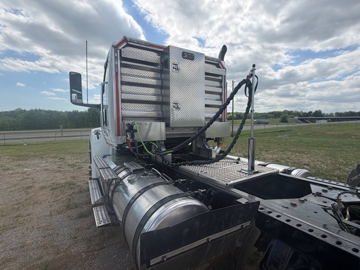 2024-international-hx620-image-9