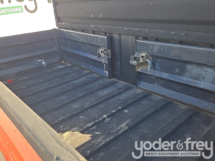 2018-kubota-rtvx1140-image-21