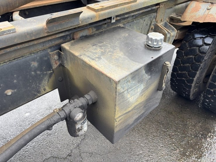 1991-international-4700-image-17