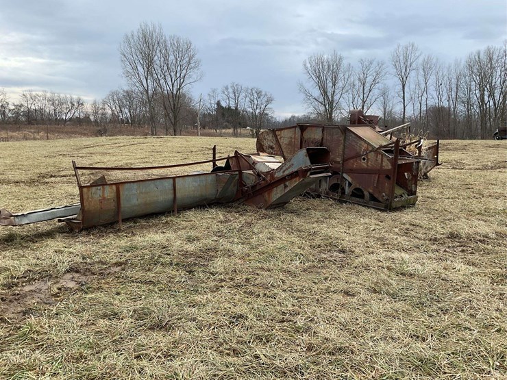 gleaner-fordson-mounted-combine-image-2