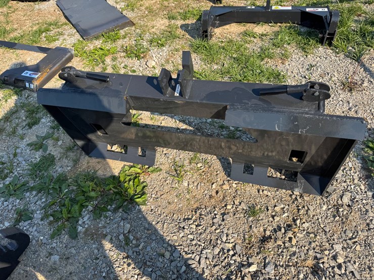 #48-•-skid-steer-quick-tach-image-2