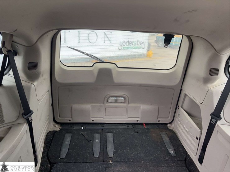 2011-dodge-grand-caravan-se-image-21