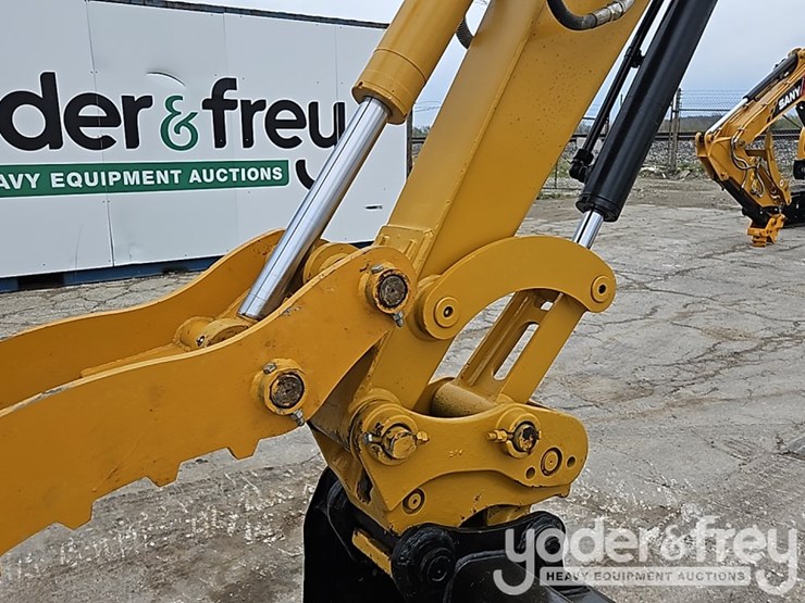 2018-caterpillar-305.5-image-38