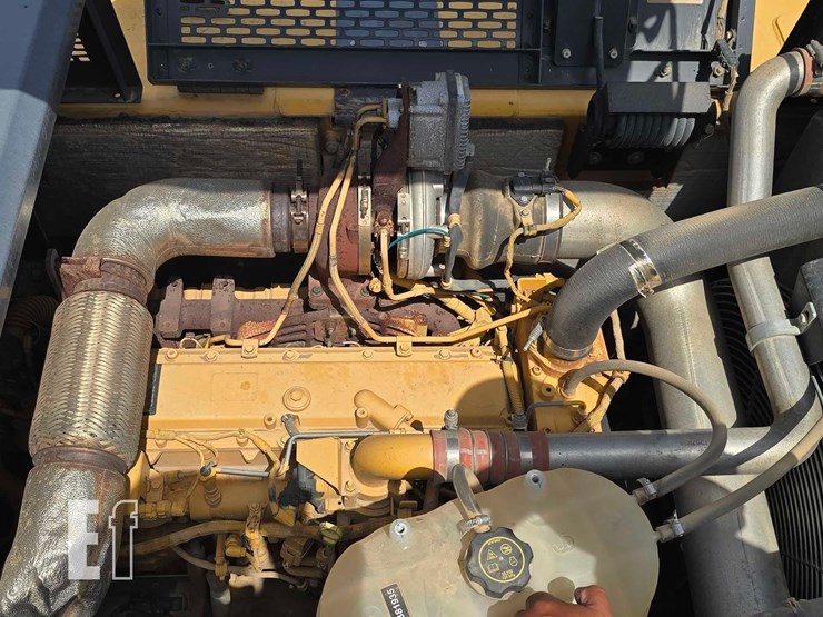 2018-deere-250g-lc-image-26