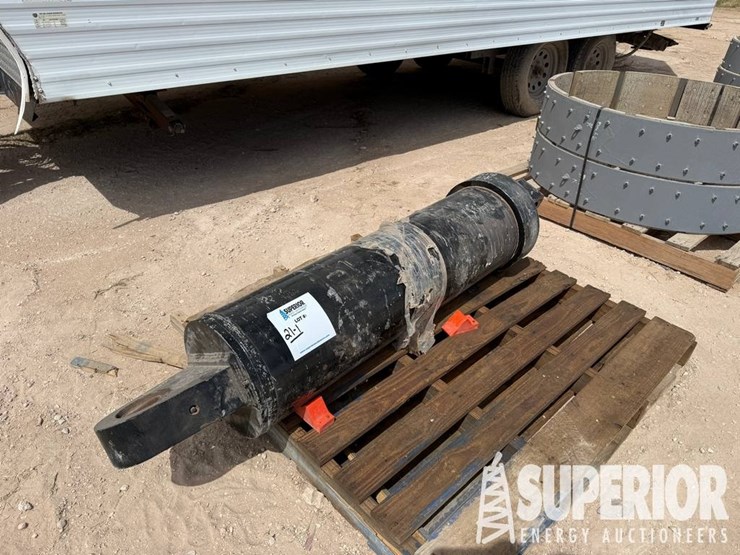 (21-1)-(2)-md-cowan-hyd-pipe-raising-boom-cylinder...-image-1