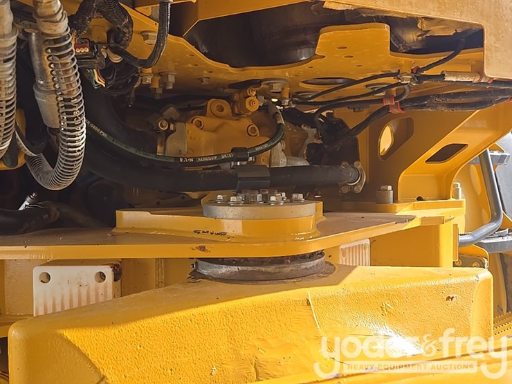 2022-deere-260e-image-32