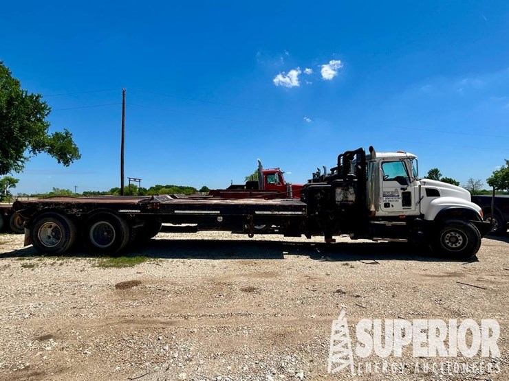 2007-mack-granite-cv713-image-4