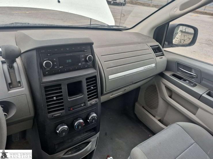 2008-dodge-grand-caravan-se-image-13