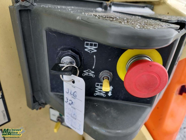 2014-jlg-3246es-image-11