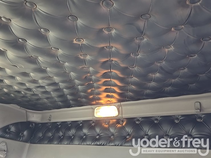 2014-kenworth-t800-image-131