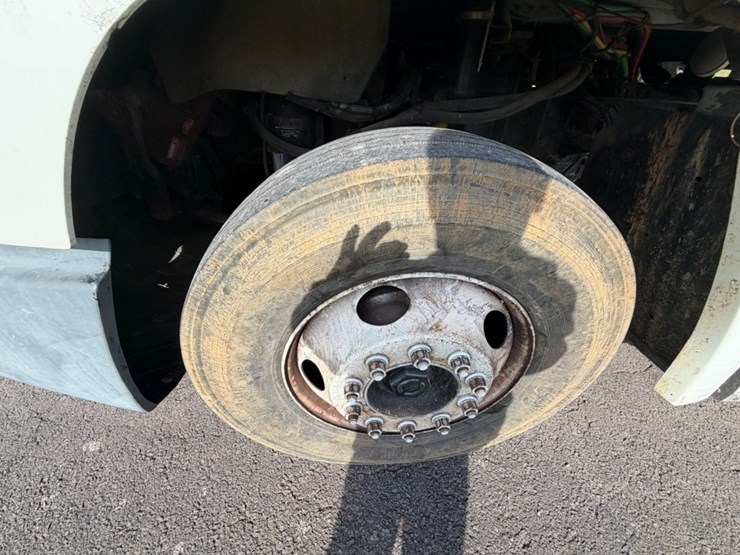 #31768-•-1998-freightliner-single-axle-truck-tractor-image-2