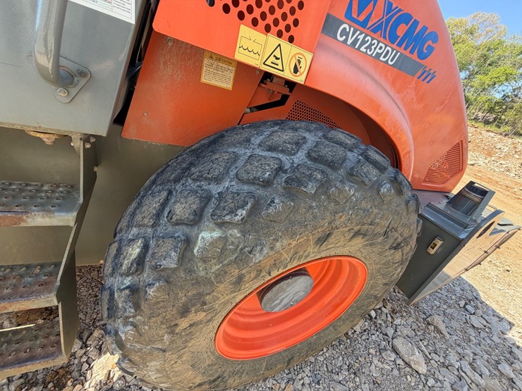 #31928-•-2020-xcmg-cv123pdu-vib-padfoot-compactor-image-5