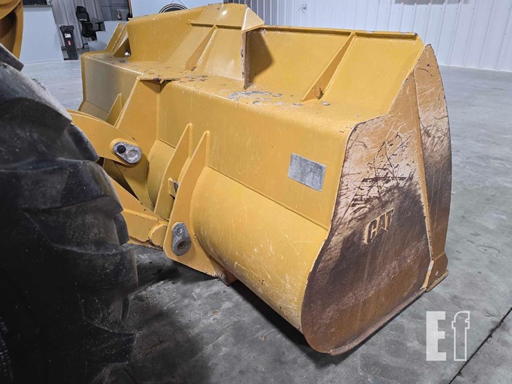 2022-caterpillar-920-image-11