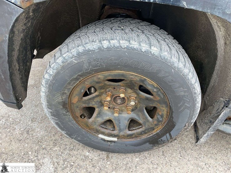 2017-chevrolet-tahoe-image-22