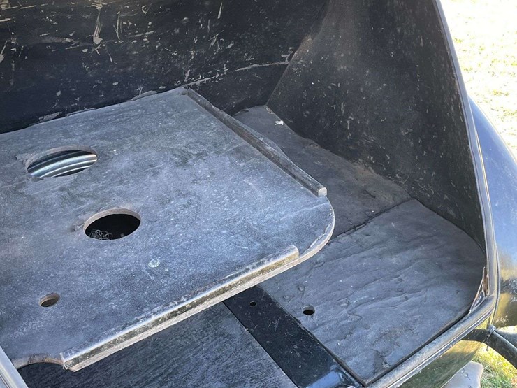 1938-ford-two-door-deluxe-sedan---original-car!-image-78