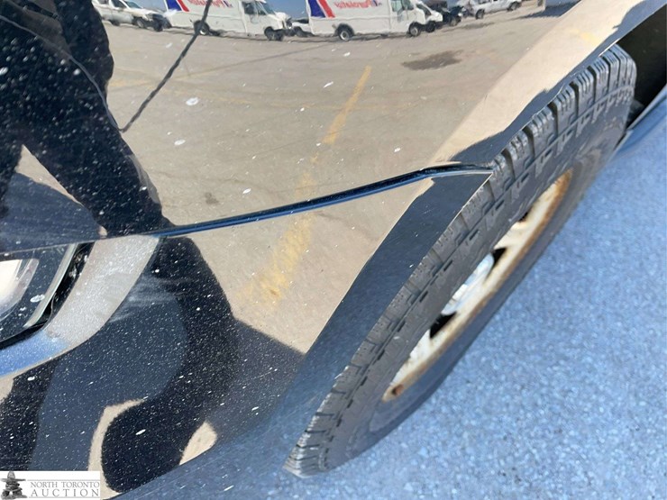 2019-chevrolet-suburban-image-27