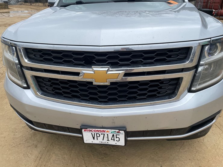 2015-chevrolet-suburban-image-13