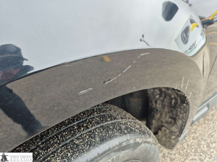 2010-ford-escape-image-23