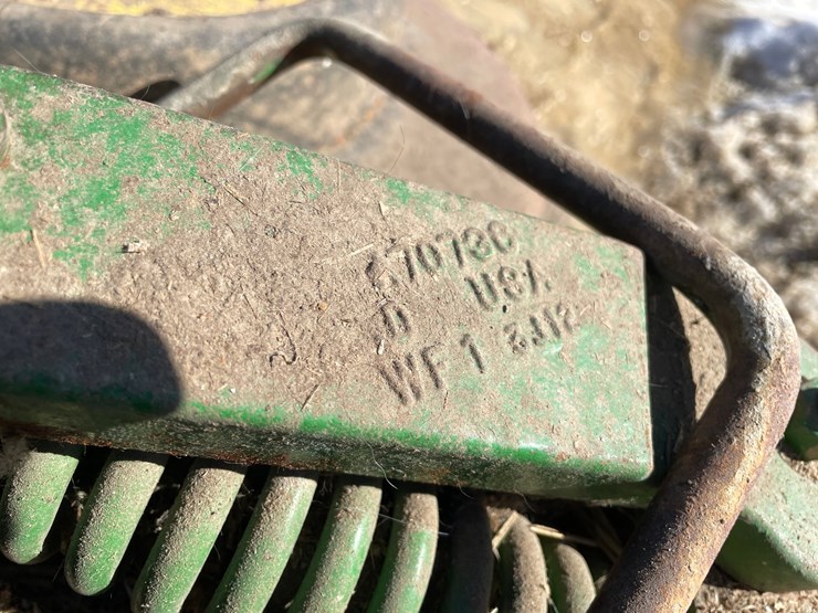 #3956-•-(12)-john-deere-single-disc-culters-image-10