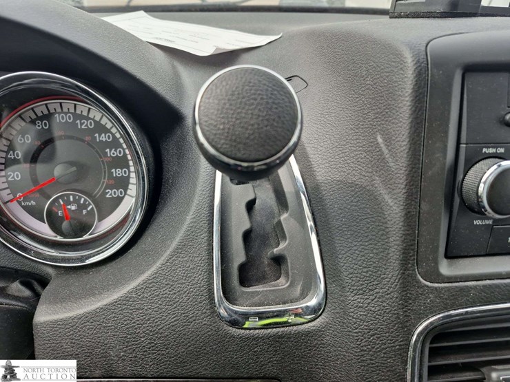 2020-dodge-grand-caravan-sxt-image-15