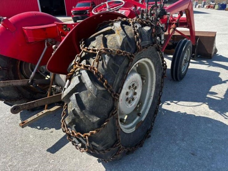 massey-ferguson-135-image-50
