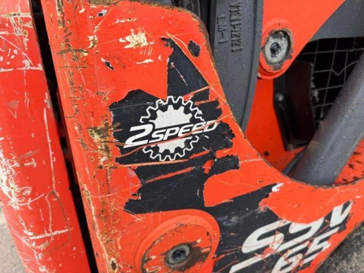 2018-kubota-ssv65-image-27