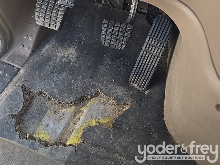 2014-freightliner-cascadia-113-image-106