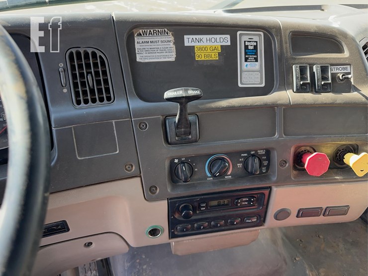 2005-sterling-lt9500-image-49