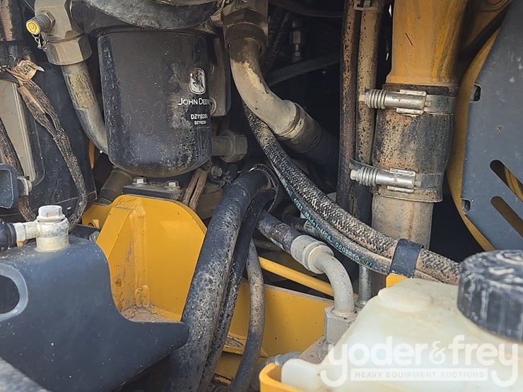 2022-deere-260e-image-85