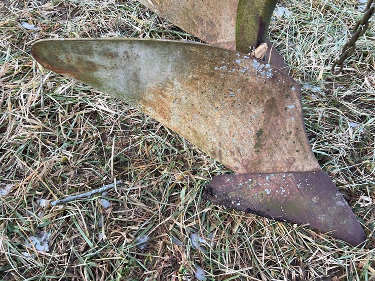 ferguson-12-oa-28-two-bottom-plow-image-17