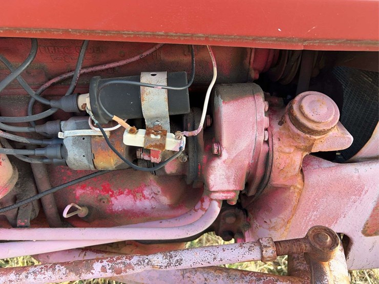 international-parts-tractor-image-19