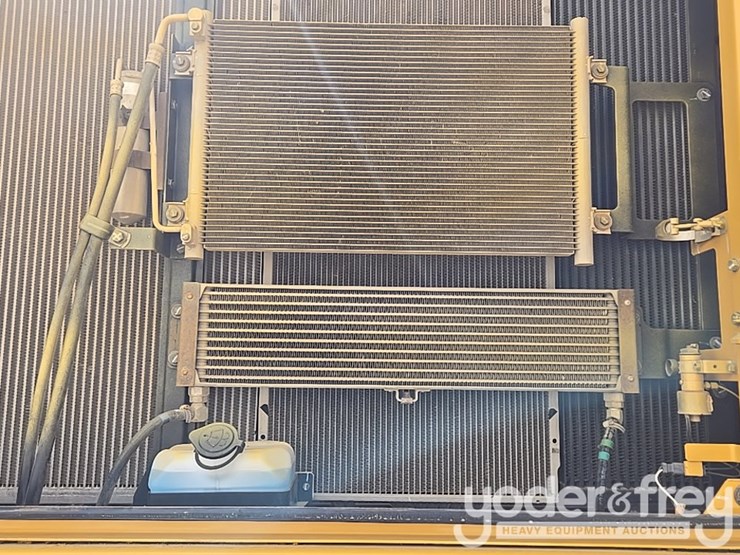 2017-caterpillar-336fl-image-47