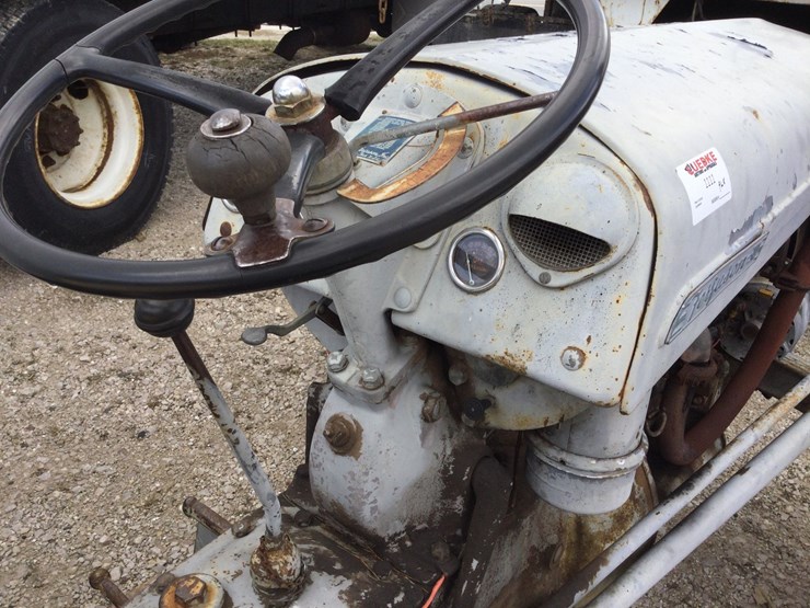 1949-ford-tractor-image-5