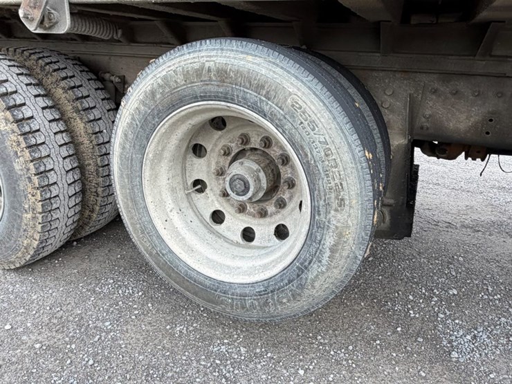 #31720-•-1999-volvo-tri-axle-dump-truck-image-19