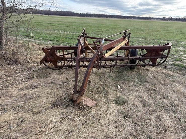 new-holland-roll-bar-rake-image-2
