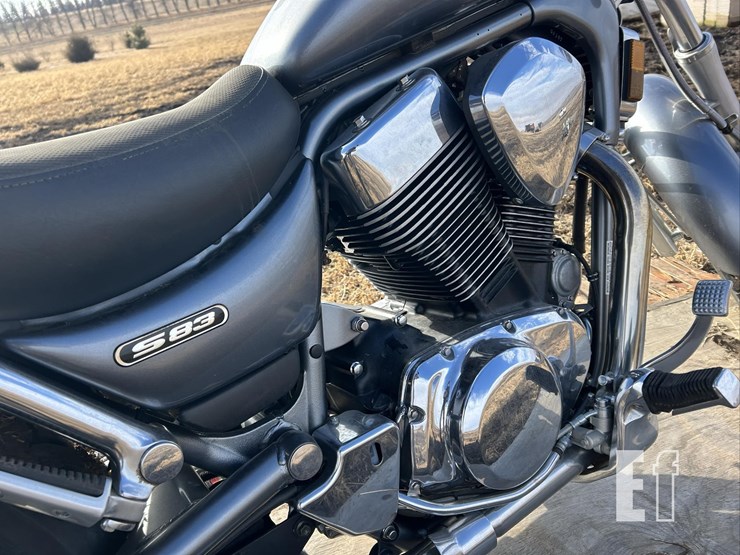 2005-suzuki-boulevard-s83-image-17