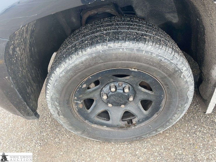 2017-chevrolet-tahoe-image-21